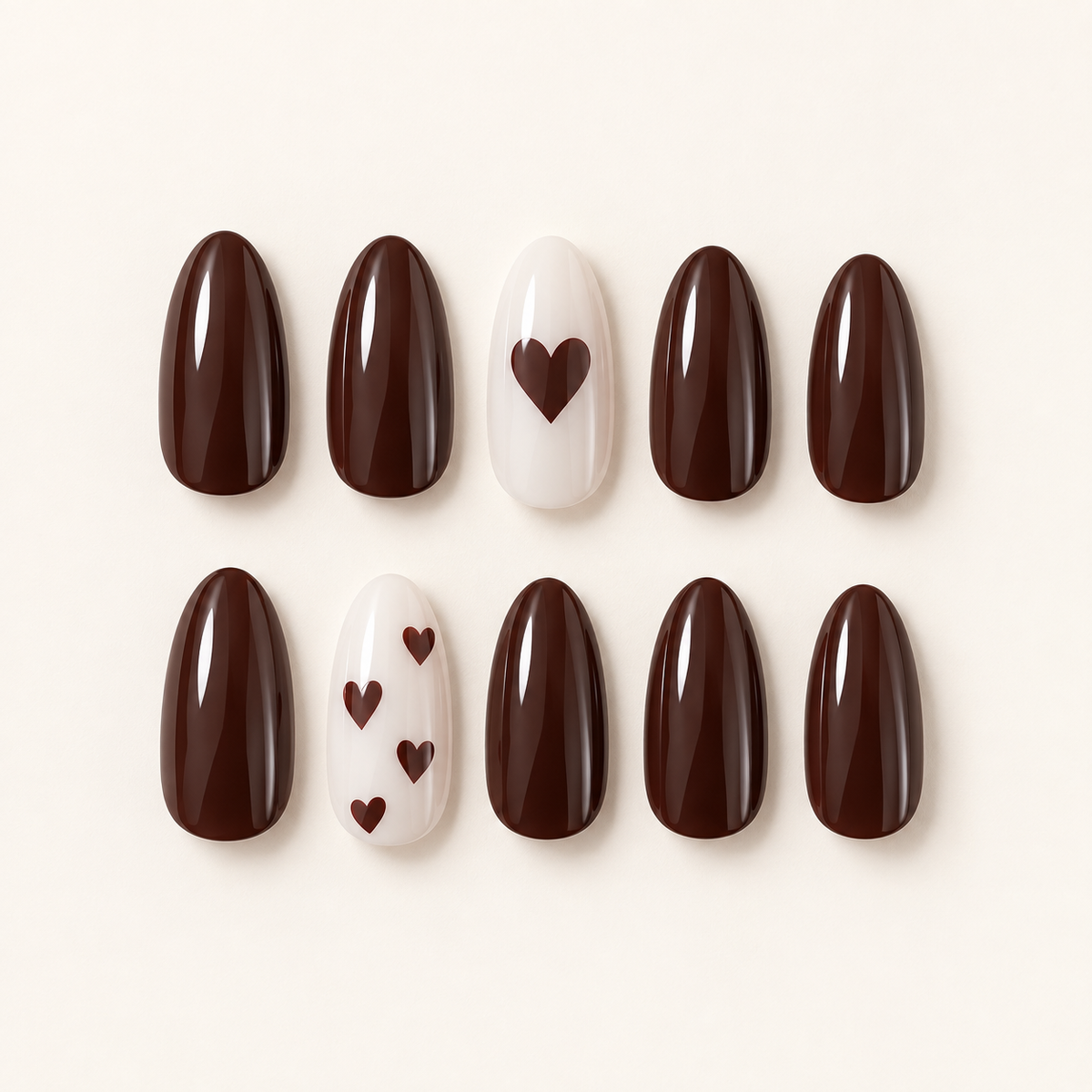 Chocolate Hearts – Press-On Nails Marron & Ivoire