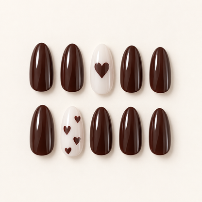 Chocolate Hearts – Press-On Nails Marron & Ivoire