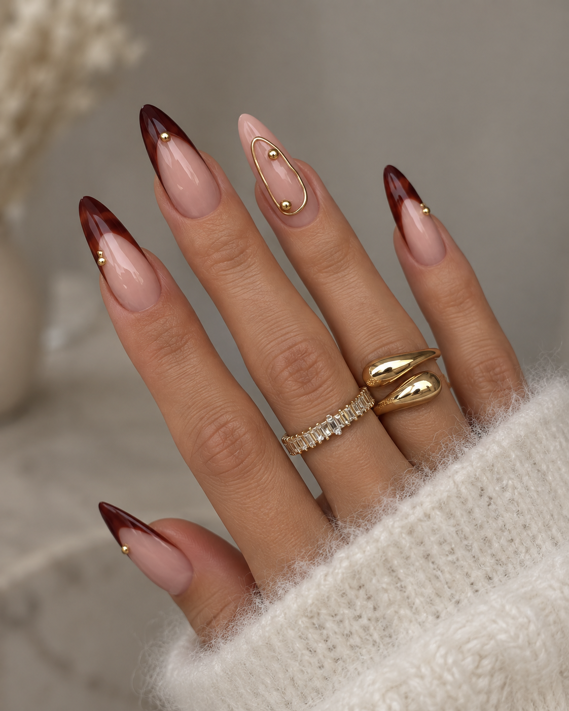 Burgundy Halo – Press-On Nails Nude, Bordeaux & Doré
